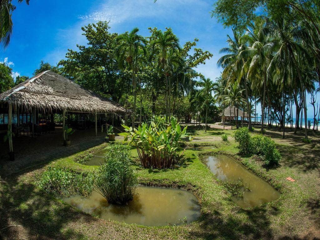 Baan Chumphon Hotel Pathio Kültér fotó