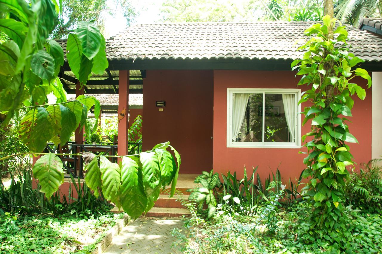 Baan Chumphon Hotel Pathio Kültér fotó