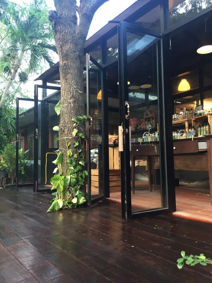 Baan Chumphon Hotel Pathio Kültér fotó