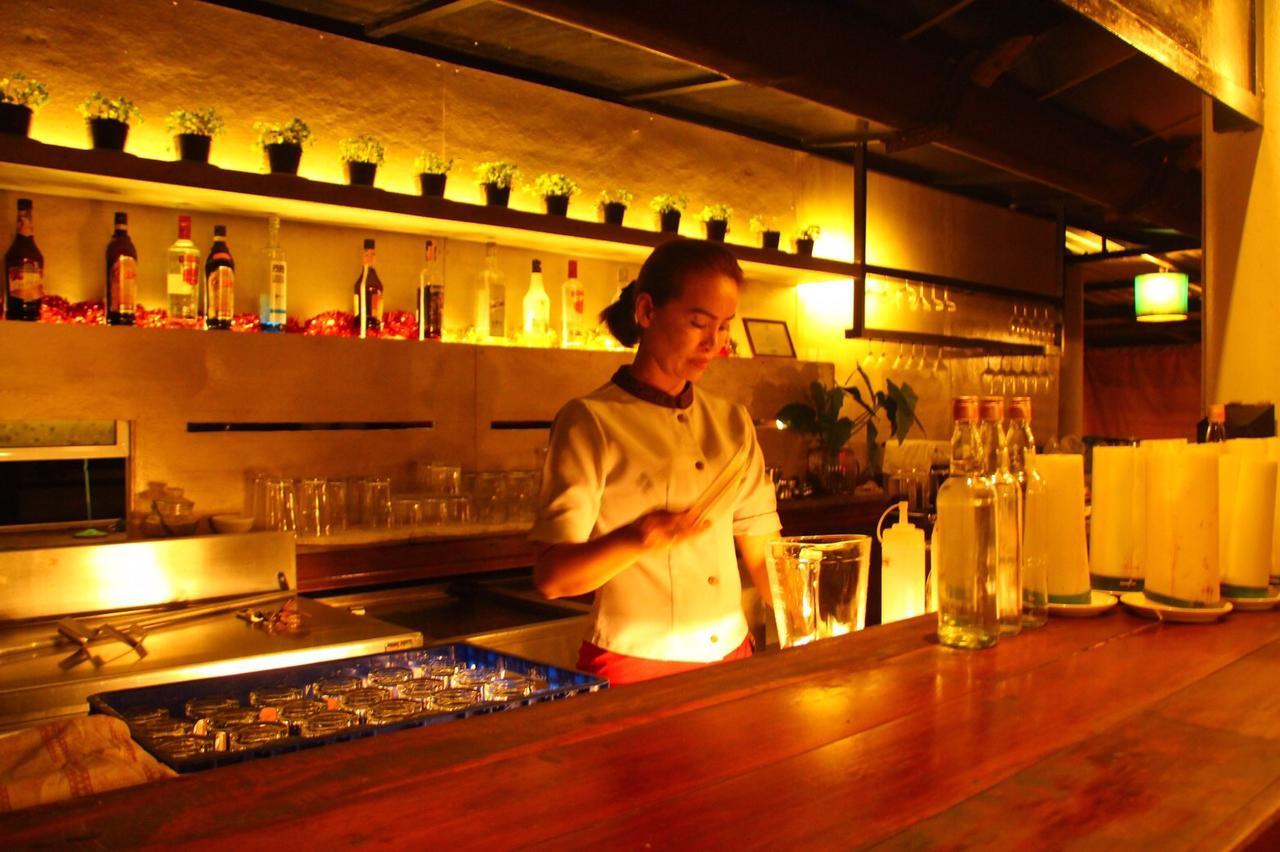 Baan Chumphon Hotel Pathio Kültér fotó